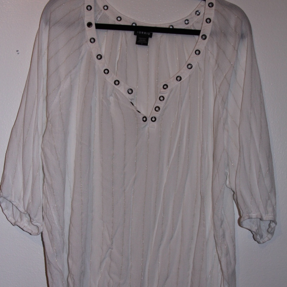 Torrid White V-neck Blouse, elastic 3/4 sleeves.